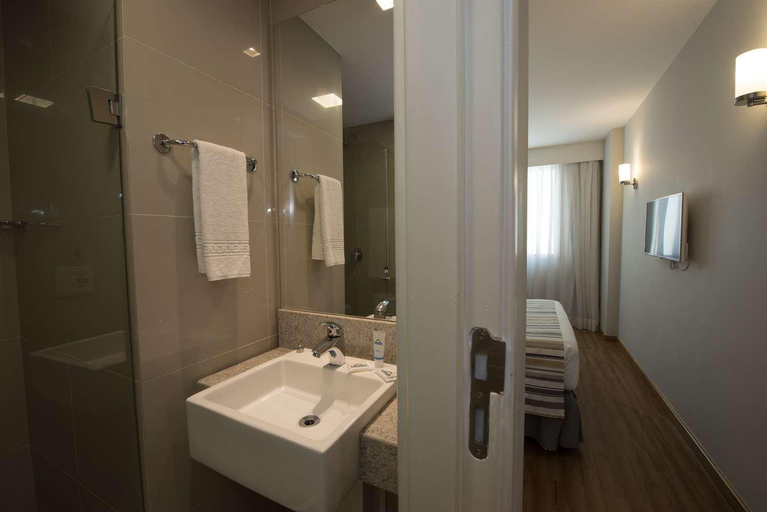 Bathroom 4, Days Inn By Wyndham Rio De Janeiro Lapa, Rio de Janeiro