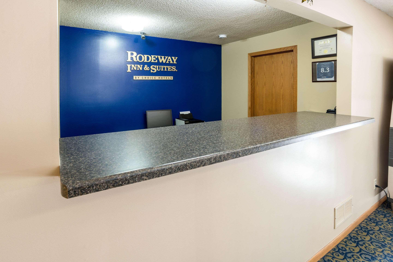 Public Area 2, Rodeway Inn & Suites Austin I-90, Mower