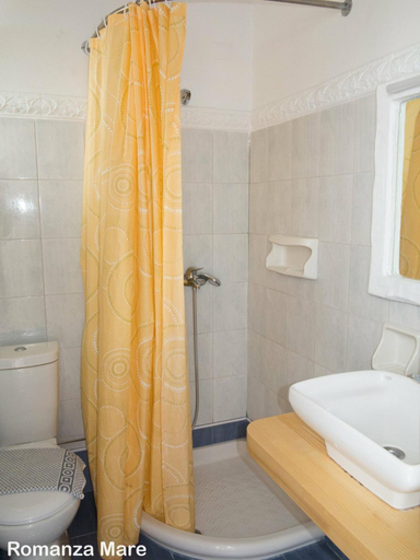 Bathroom 3, Romantza Mare, South Aegean