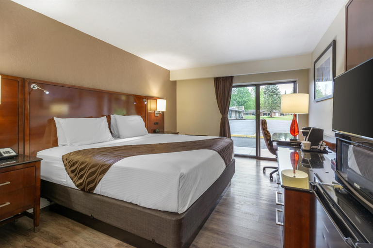 Bedroom 4, SureStay Hotel by Best Western Kemptville, Leeds and Grenville