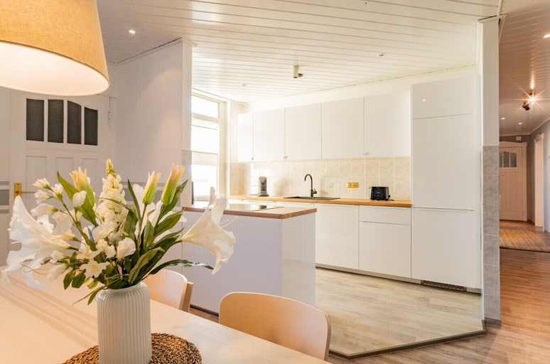 Others 5, Spacious Apartment In Strausberg - Sleeps 6, Märkisch-Oderland