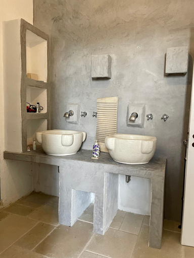 Others 5, Masseria Santella, Bari