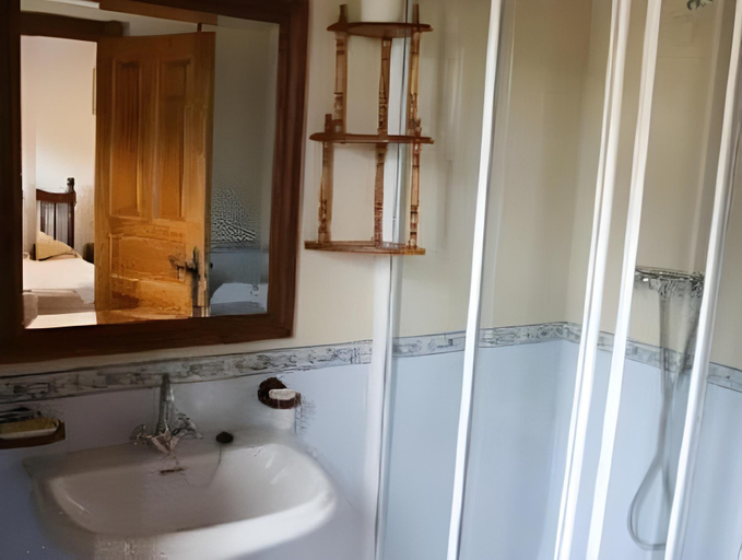 Bathroom 3, Casa da Roxa, Lugo