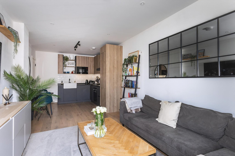 Others 4, Stylish Hackney Wick Apartment With Terrace, London
