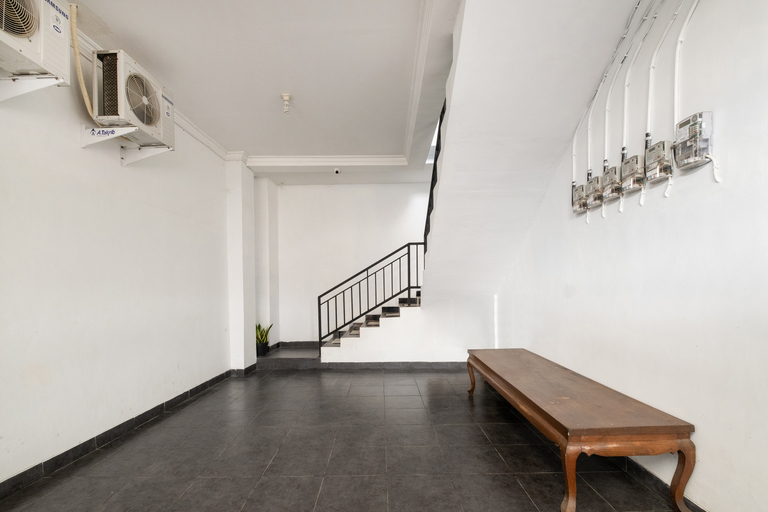 Public Area 2, Oyo 2392 Kost Safira, Sleman