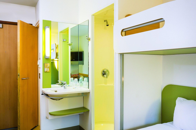 Bathroom 4, ibis budget Santeny, Val-de-Marne