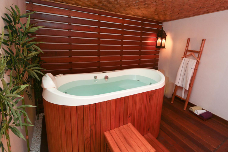 Bathroom 4, Hotel Solar do Amanhecer, Niterói