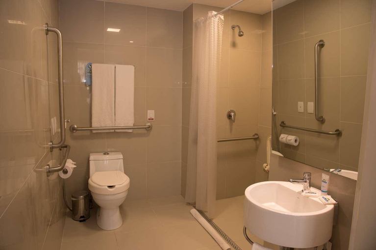 Bathroom 4, Days Inn By Wyndham Rio De Janeiro Lapa, Rio de Janeiro