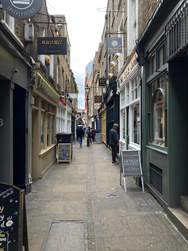 Others 5, Sich - Warm & Inviting Flat by Liverpool Street, London