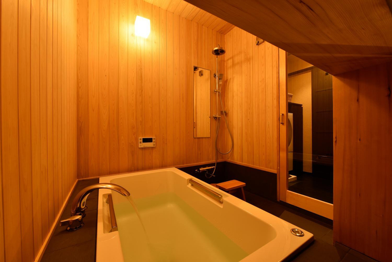 Bathroom 5, Kuraya Kamigojocho, Kyoto