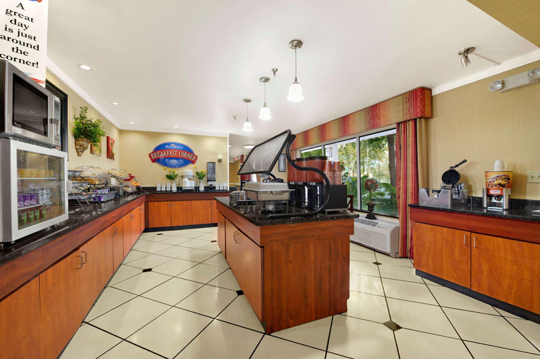 Food & Drinks 3, Baymont by Wyndham Gainesville, Alachua