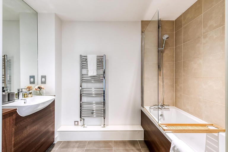 Bathroom 3, Canning Town Pied-à-terre, London
