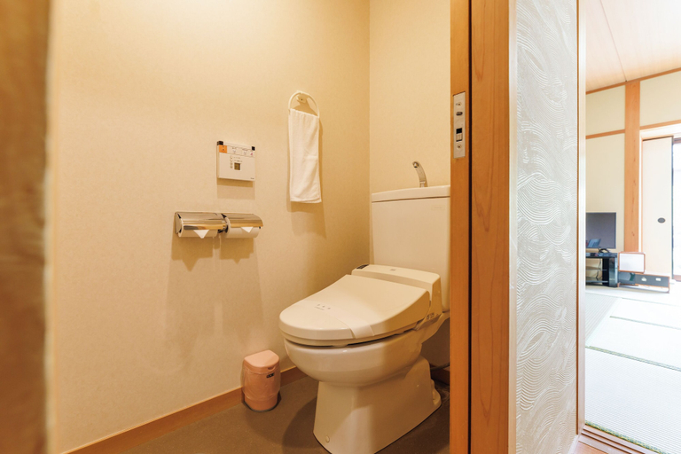 Bathroom 4, Hotel Kikori, Hida