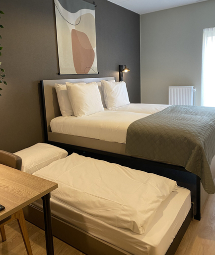 Bedroom 4, Hotel Emilia, Loon op Zand