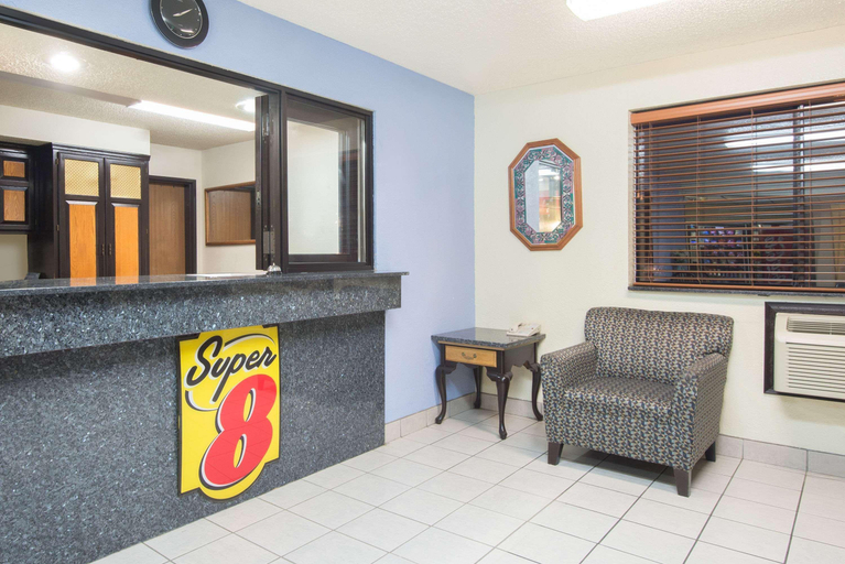 Public Area 2, Super 8 by Wyndham New Castle, New Castle