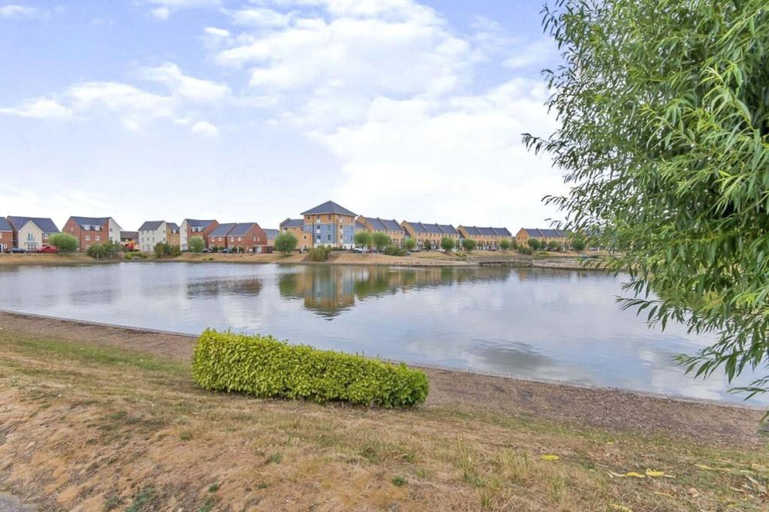 Room 5, 4BR Westlake Accommodation, Cambridgeshire