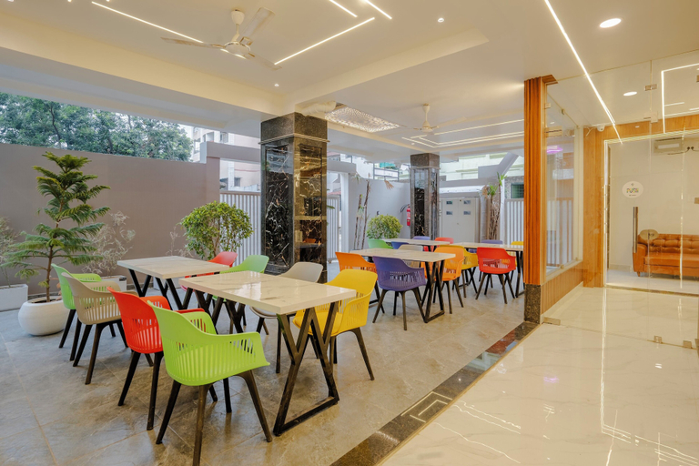 Food & Drinks 5, Treebo Parashar Max, Nagpur