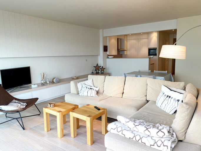 Others 4, Attic Apartment in Nieuwpoort by the Beach, West-Vlaanderen