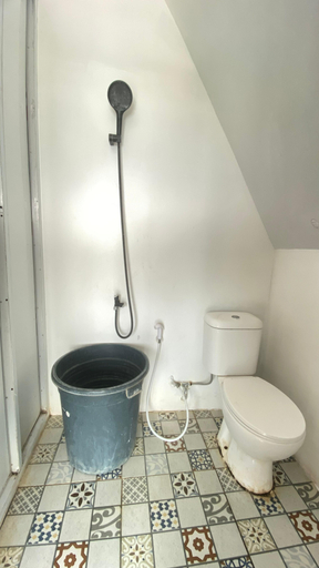 Bathroom 5, Osanna Beach Resort Pacitan, Pacitan