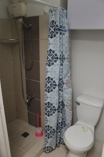 Bathroom, Huge A2J Executive Luxury 1BR Suite Near ABS CBN, Quezon City