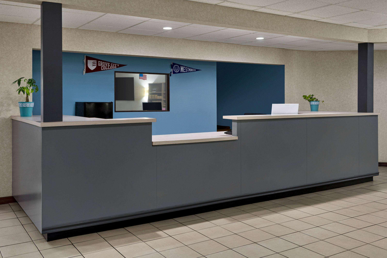 Public Area 2, Super 8 by Wyndham Grove City, Mercer