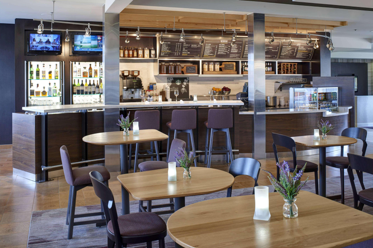 Food & Drinks, Sonesta Select Milwaukee Brookfield, Waukesha