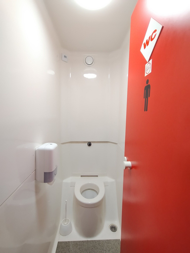 Bathroom 5, Hotel Thania, Hérault