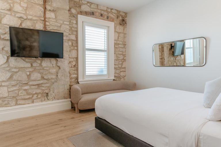 Bedroom 3, Hotel Sorrento, Melbourne