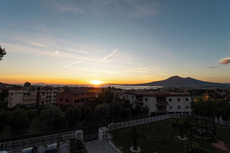 Others 5, Floral Apartment, Napoli