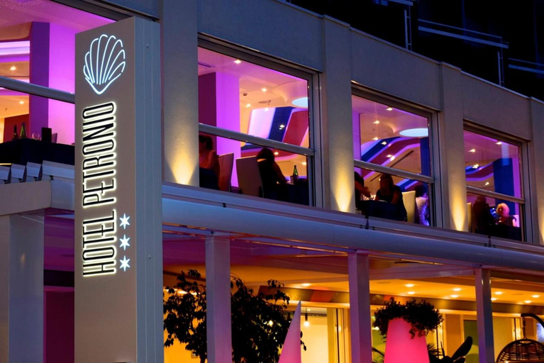 Others 4, Hotel Petronio, Rimini