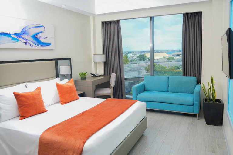 Bedroom 4, Stay Across NAIA Terminal 3 in Newport City, Pasay City