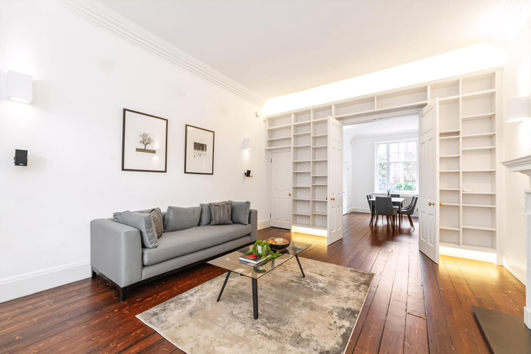 Others 5, Elegant Two-level Kensington Apartment, London