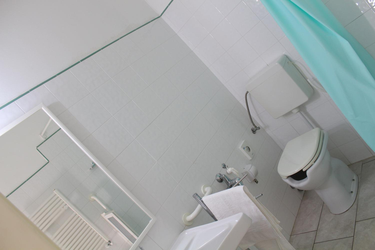 Bathroom 3, Hotel del Sole, Livorno