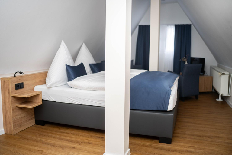 Bedroom 2, Hotel Restaurant Wolfsschlucht GmbH, Euskirchen