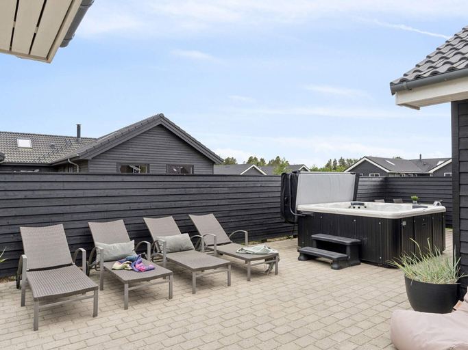 Others 4, Luxury Retreat With Pool, Varde
