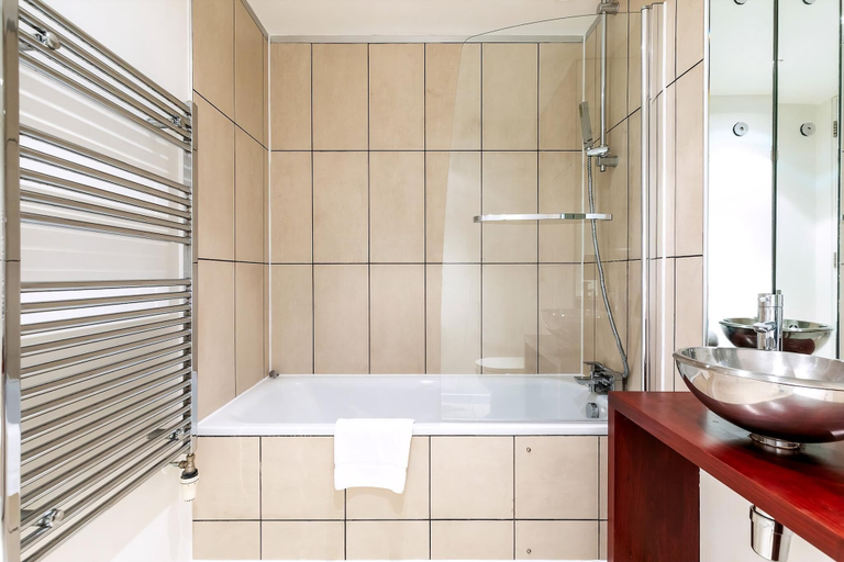 Bathroom 4, The Spaceworks Stylish Flat Near Shoreditch, London