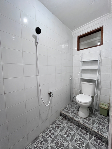 Bathroom 5, Bromo Breeze Hostel, Malang