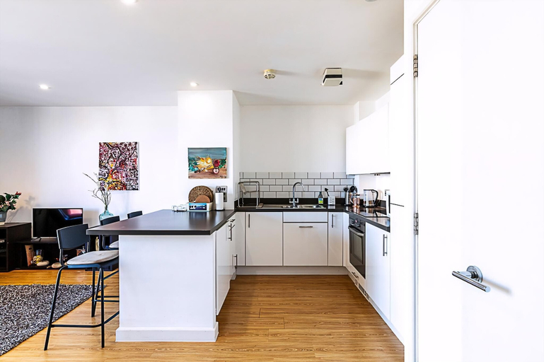 Others 5, Bright Camden Retreat With Balcony, London