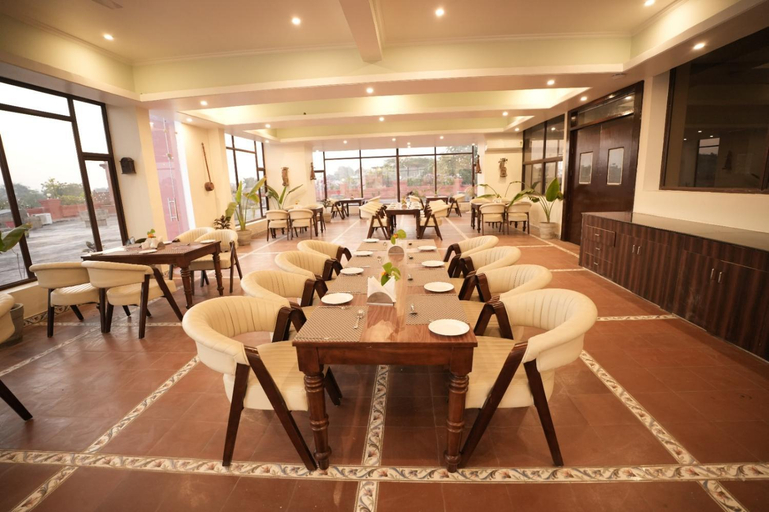 Food & Drinks 5, Gautam Hotels and Resort, Chhatarpur