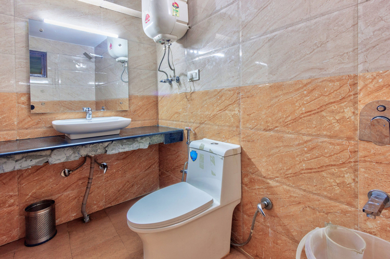 Bathroom 4, The mount Heaven Hotel  Vijayant, Kullu