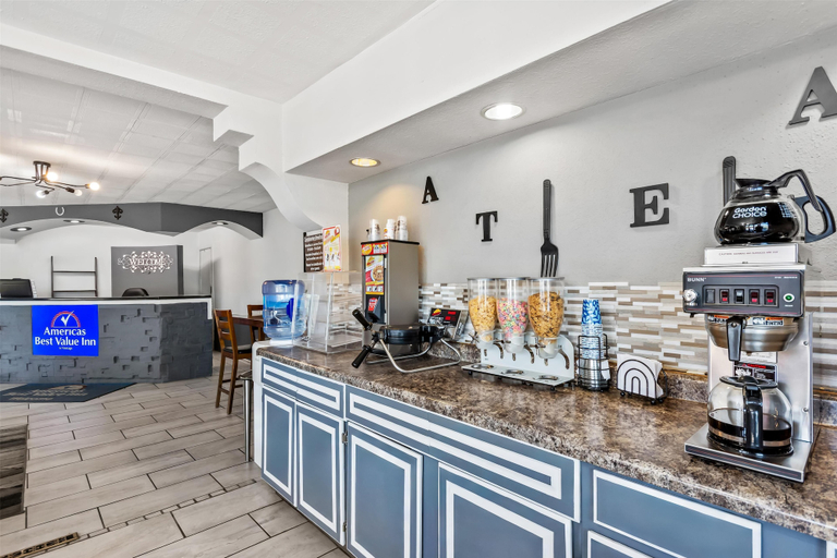 Food & Drinks 4, Americas Best Value Inn & Suites Williamstown, Grant