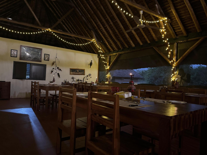 Food & Drinks 4, Bwana Tembo Safari Camp, Nwoya