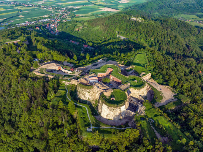 Others 5, Twierdza Srebrna Gora Donzon, Ząbkowice