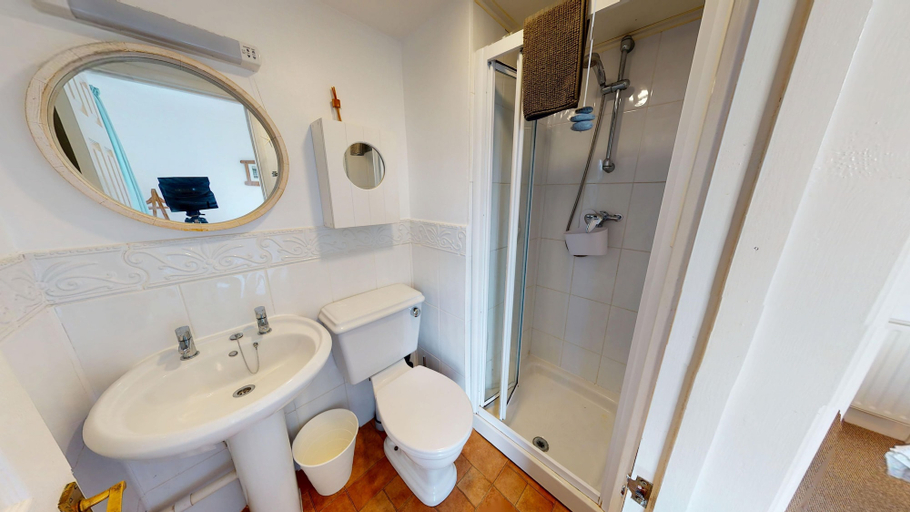 Bathroom 4, Ilfracombe Raphael 2 Bedrooms, Devon