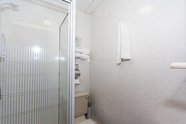 Bathroom 3, Valdene Hotel, Blackpool