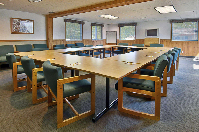 Others 5, Super 8 by Wyndham Kenora, Kenora