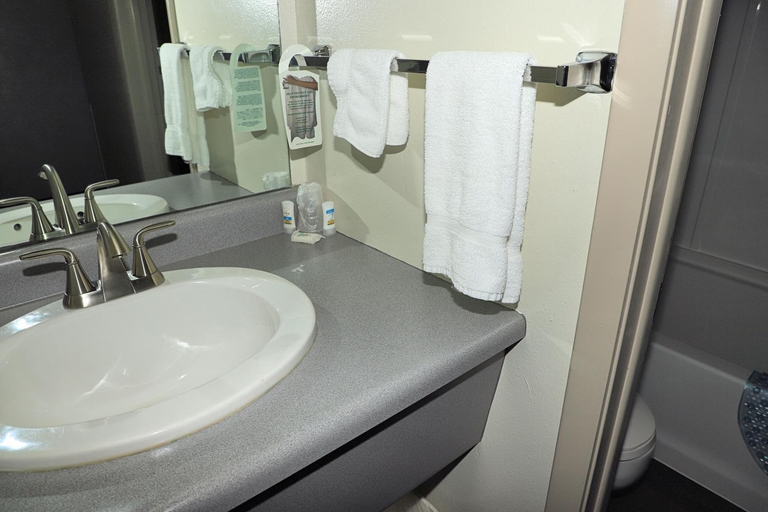 Bathroom 4, Sundowner Station, Fremont