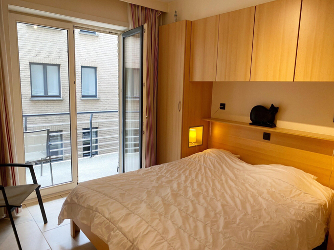 Bedroom 2, Apartment in Nieuwpoort by the Sea, West-Vlaanderen