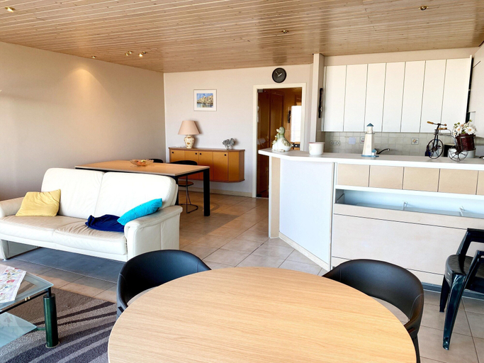 Others 4, Attic Apartment in Nieuwpoort by the Beach, West-Vlaanderen