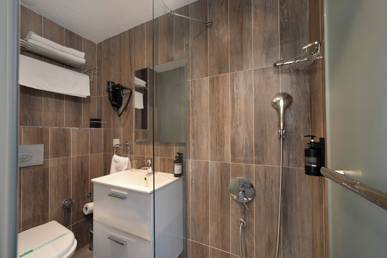Bathroom 3, Orka Taksim Apart Hotel, Beyoğlu